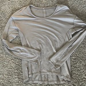 Lululemon long sleeve size 8